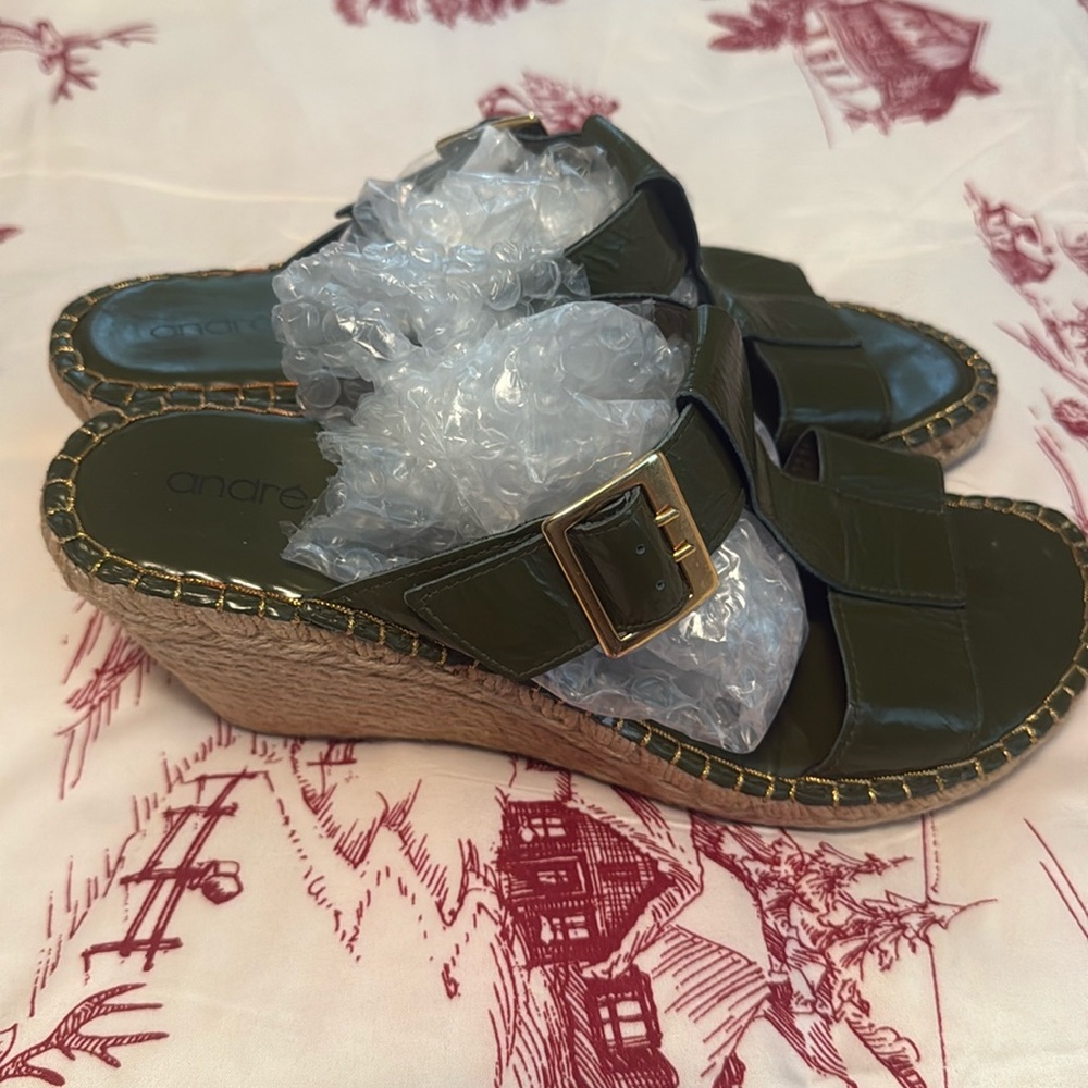 Andre Assous Espadrille Wedge Sandal Women Green Patent Leather Sz EU 41 / US 10